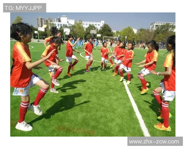 足球发箍的魅力与功能解析让你在球场上尽显风采与个性 足球发箍的魅力与功能解析让你在球场上尽显风采与个性